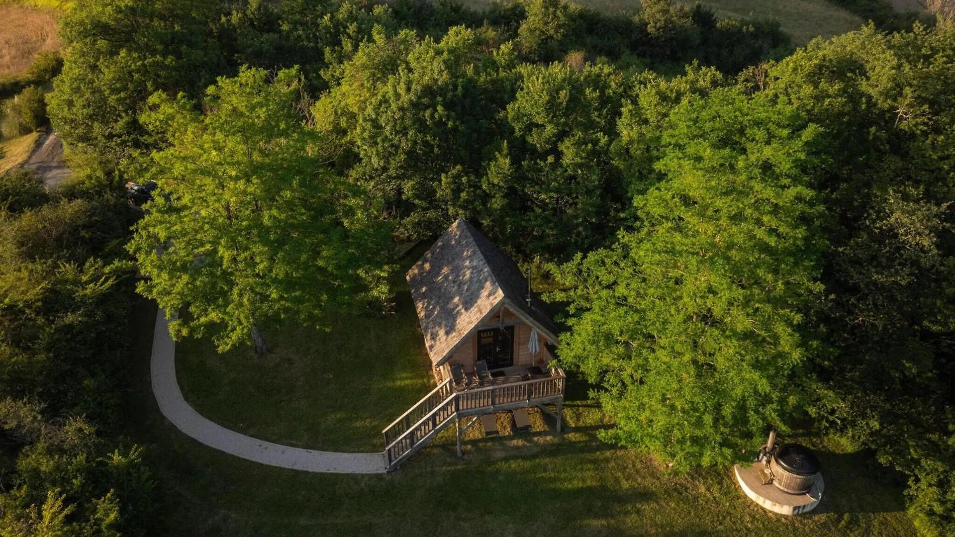 Inviting Holiday Home With Shared Pool Peyrusse-Grande