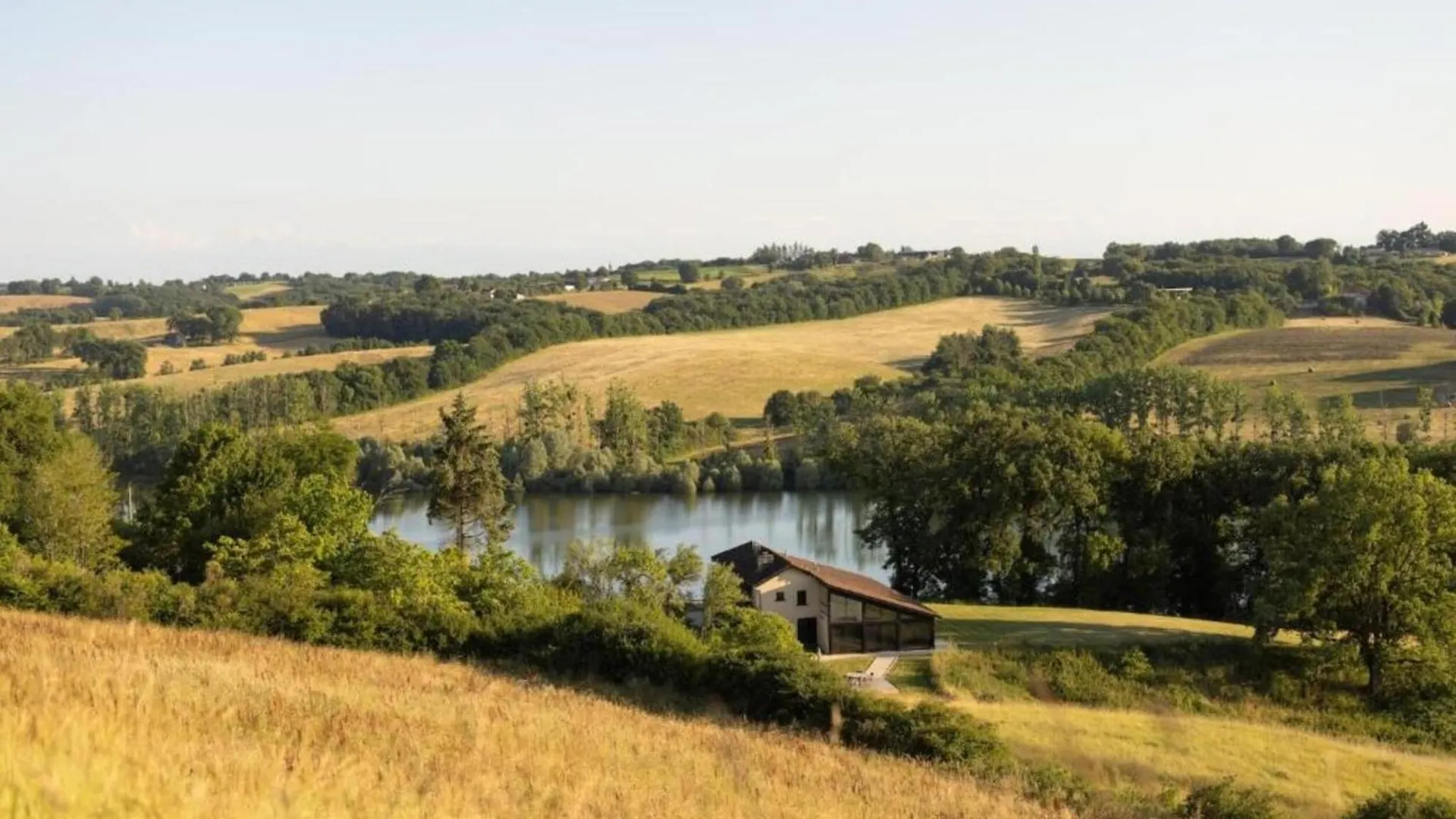 Inviting Holiday Home With Shared Pool Peyrusse-Grande